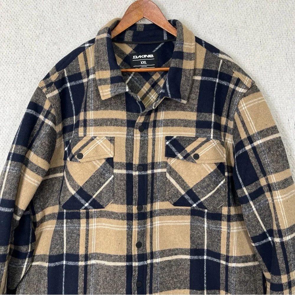 Dakine Bonded Shirt Jacket Mens XXL Tan Navy Plaid Fleece Lined Flannel Pockets